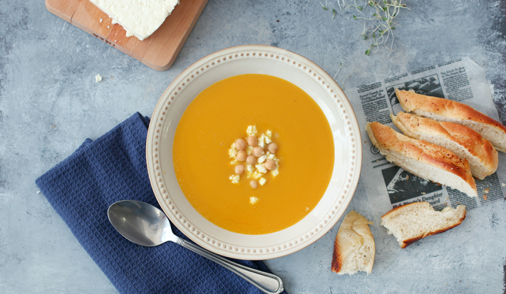 Crema de Apio y Garbanzos con Té de Verduras