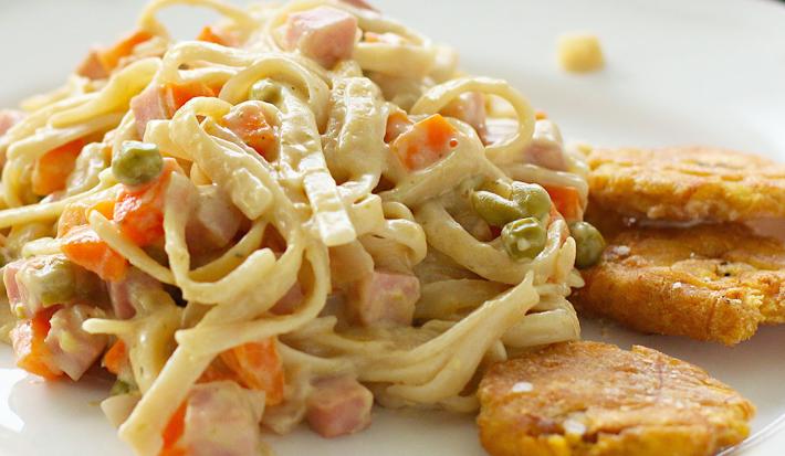 Pasta con Crema y Vegetales