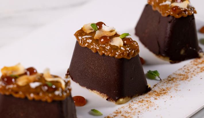 CUBITOS DE CHOCOLATE RELLENOS DE MAJARETE