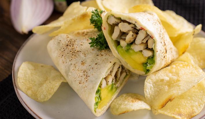 WRAP DE POLLO Y ADEREZO DE PIMIENTOS