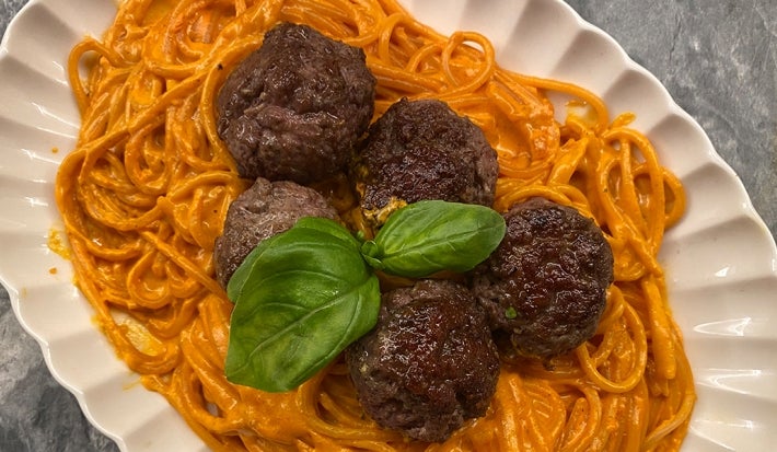 Spaghetti con albóndigas