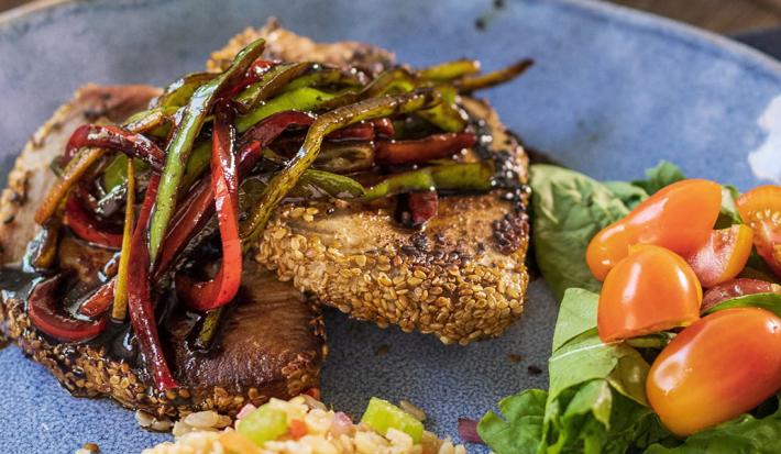Atún abrasado con ajonjolí y salsa de soya